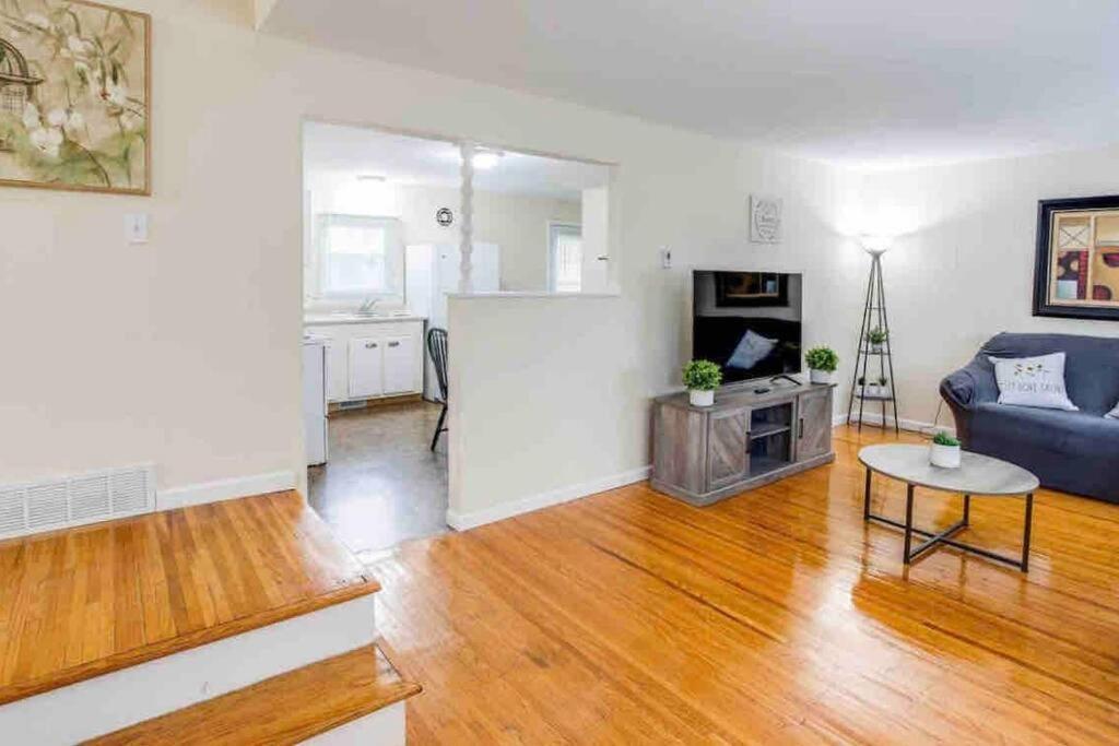 Ferienwohnung Amazing Ranch Mins Away From Airprt/Rit/Dwtn/Uofr Rochester Exterior foto
