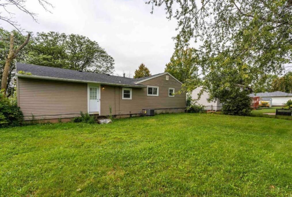 Ferienwohnung Amazing Ranch Mins Away From Airprt/Rit/Dwtn/Uofr Rochester Exterior foto