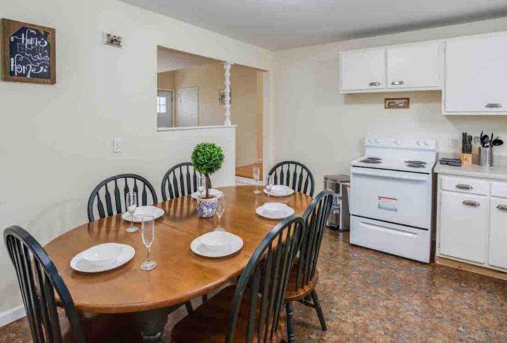 Ferienwohnung Amazing Ranch Mins Away From Airprt/Rit/Dwtn/Uofr Rochester Exterior foto