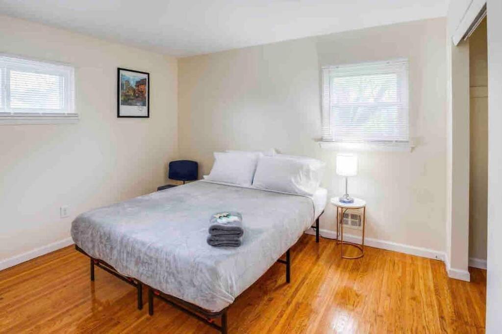 Ferienwohnung Amazing Ranch Mins Away From Airprt/Rit/Dwtn/Uofr Rochester Exterior foto