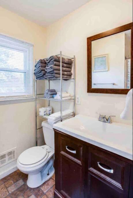 Ferienwohnung Amazing Ranch Mins Away From Airprt/Rit/Dwtn/Uofr Rochester Exterior foto