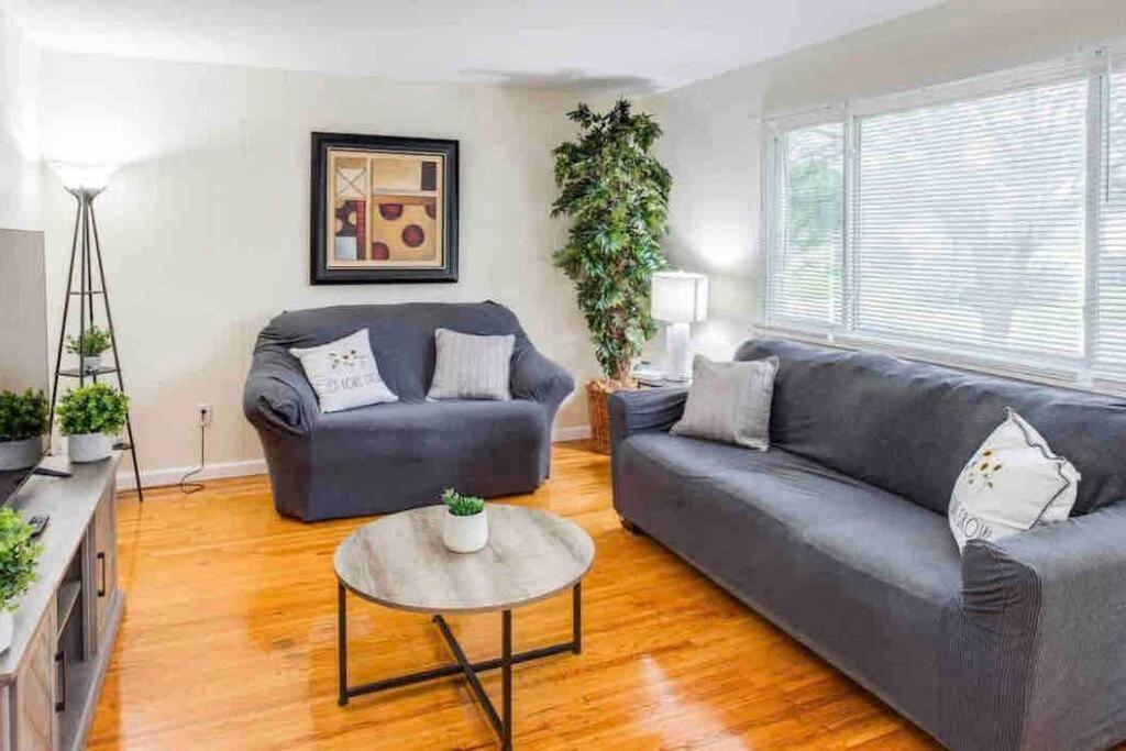 Ferienwohnung Amazing Ranch Mins Away From Airprt/Rit/Dwtn/Uofr Rochester Exterior foto